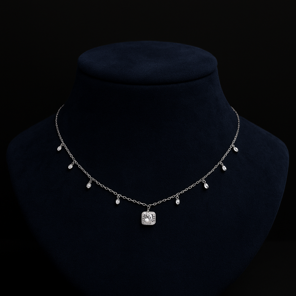 Noble Shine Diamond Necklace